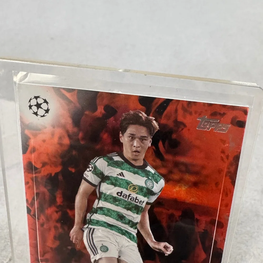 Topps Yuki Kobayashi Celtic FC Trading Card Red Black Smoke Defender 87